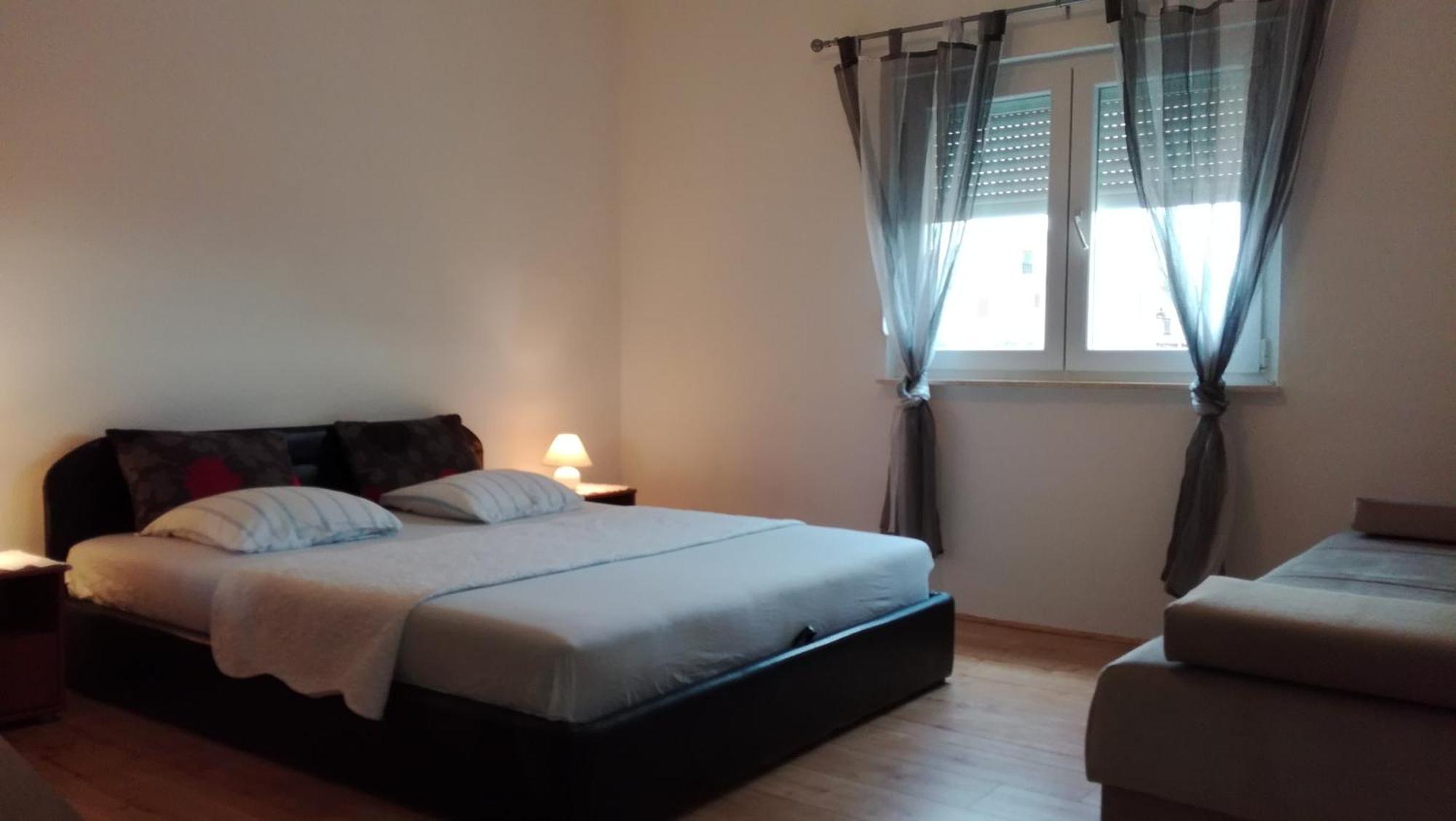 Apartments Vuk Posedarje Phòng bức ảnh